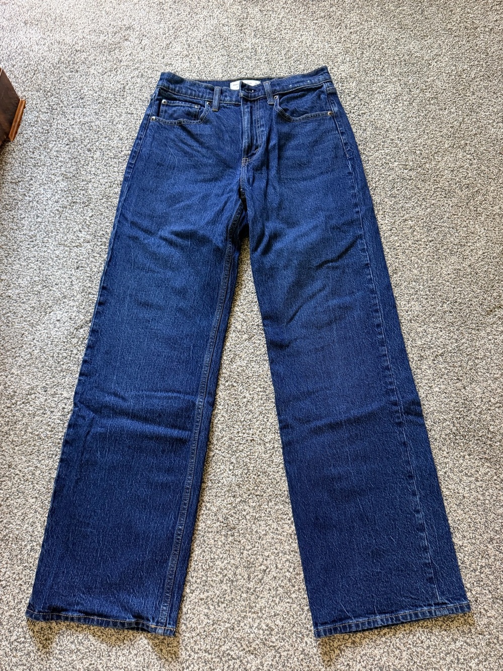 Abercrombie & Fitch High Rise 90’s Relaxed Jeans 26 Regular Dark Wash.